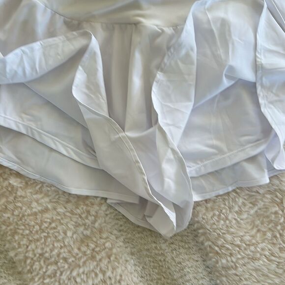 Baleaf Shorts/skort White, size Small, NWT - Picture 8 of 8